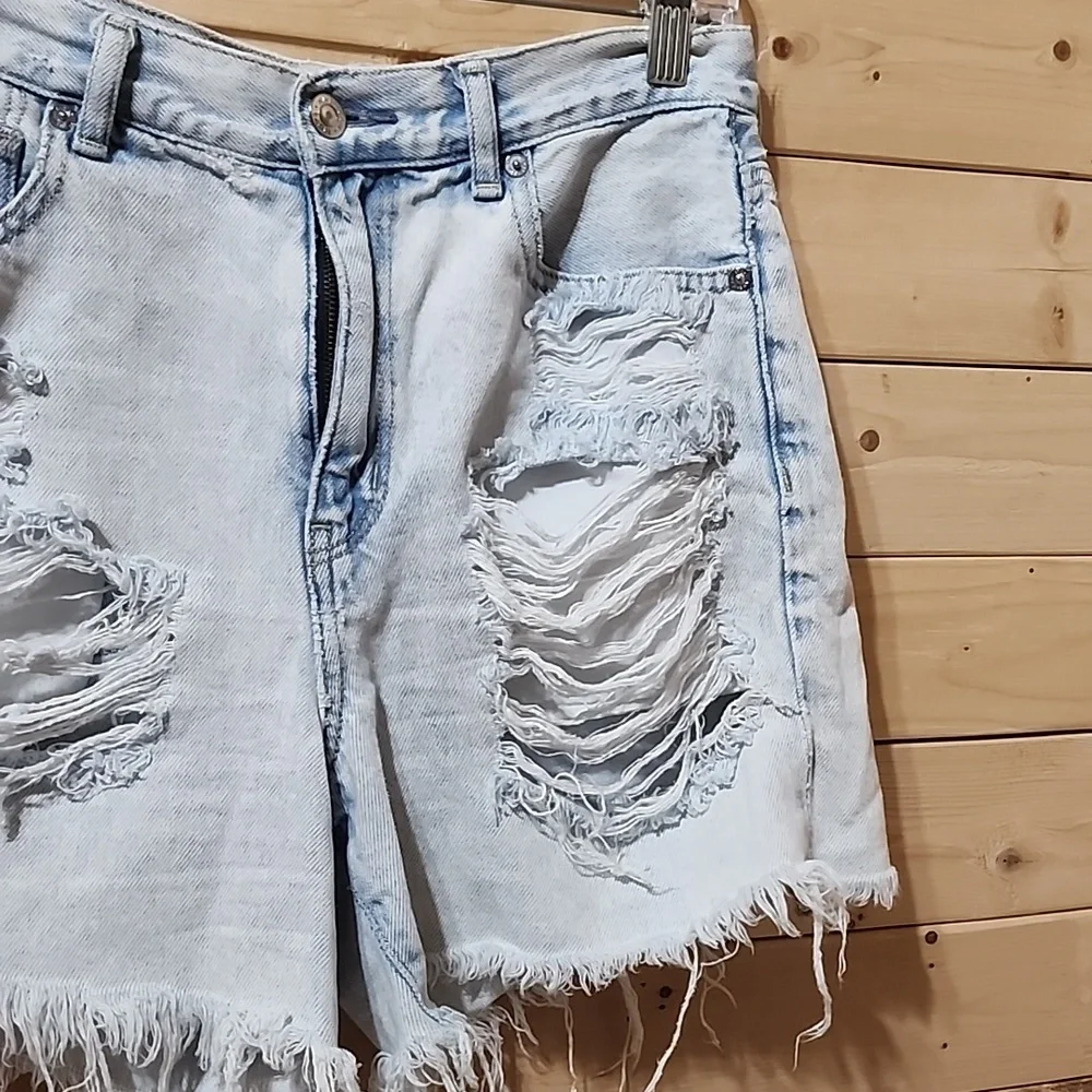 American Eagle Mom Shorts Size 6 Women's Distressed w/Frayed hem - Picture 3 of 7